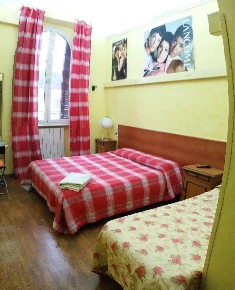 רומא Magic Place Guest House מראה חיצוני תמונה